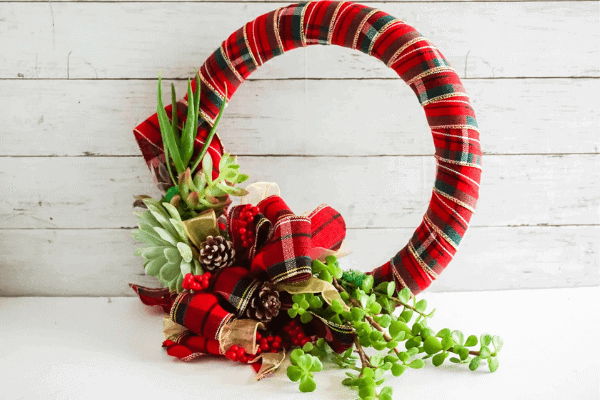 How To Make A Succulent Wreath (Easier Than It Looks) - Plantiful Interiors